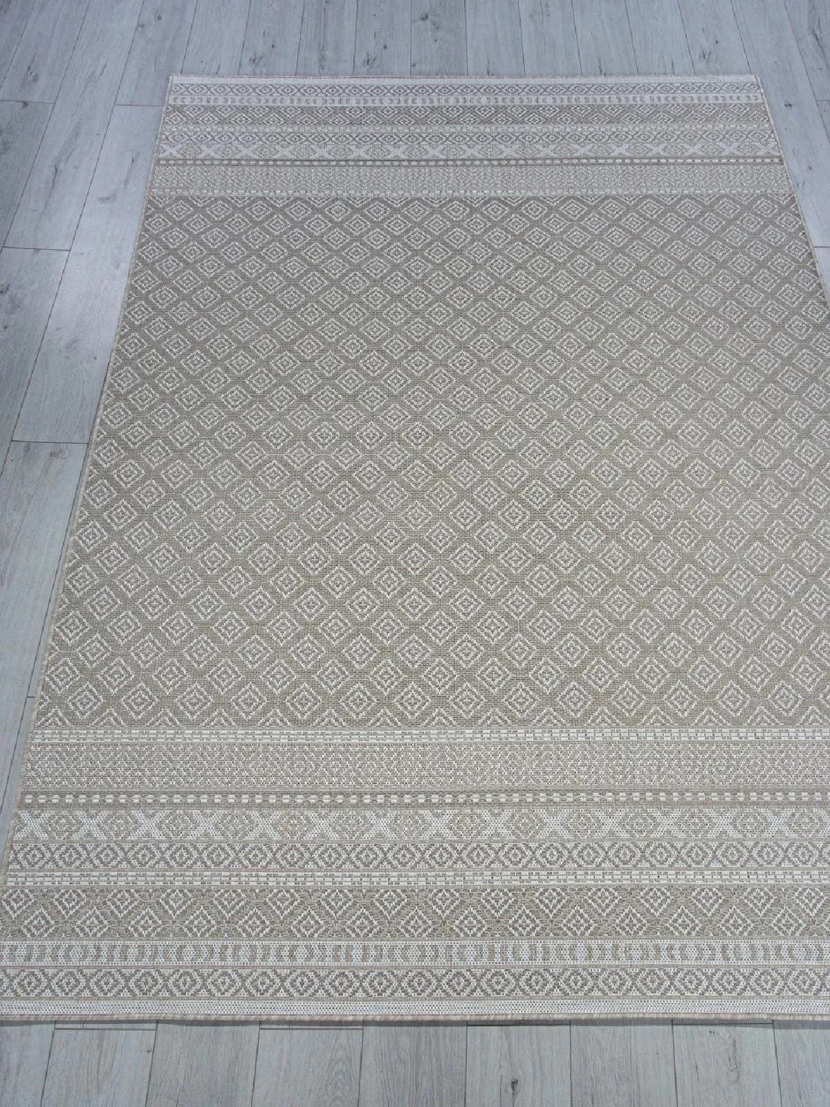 BEIGE, Прямоугольник