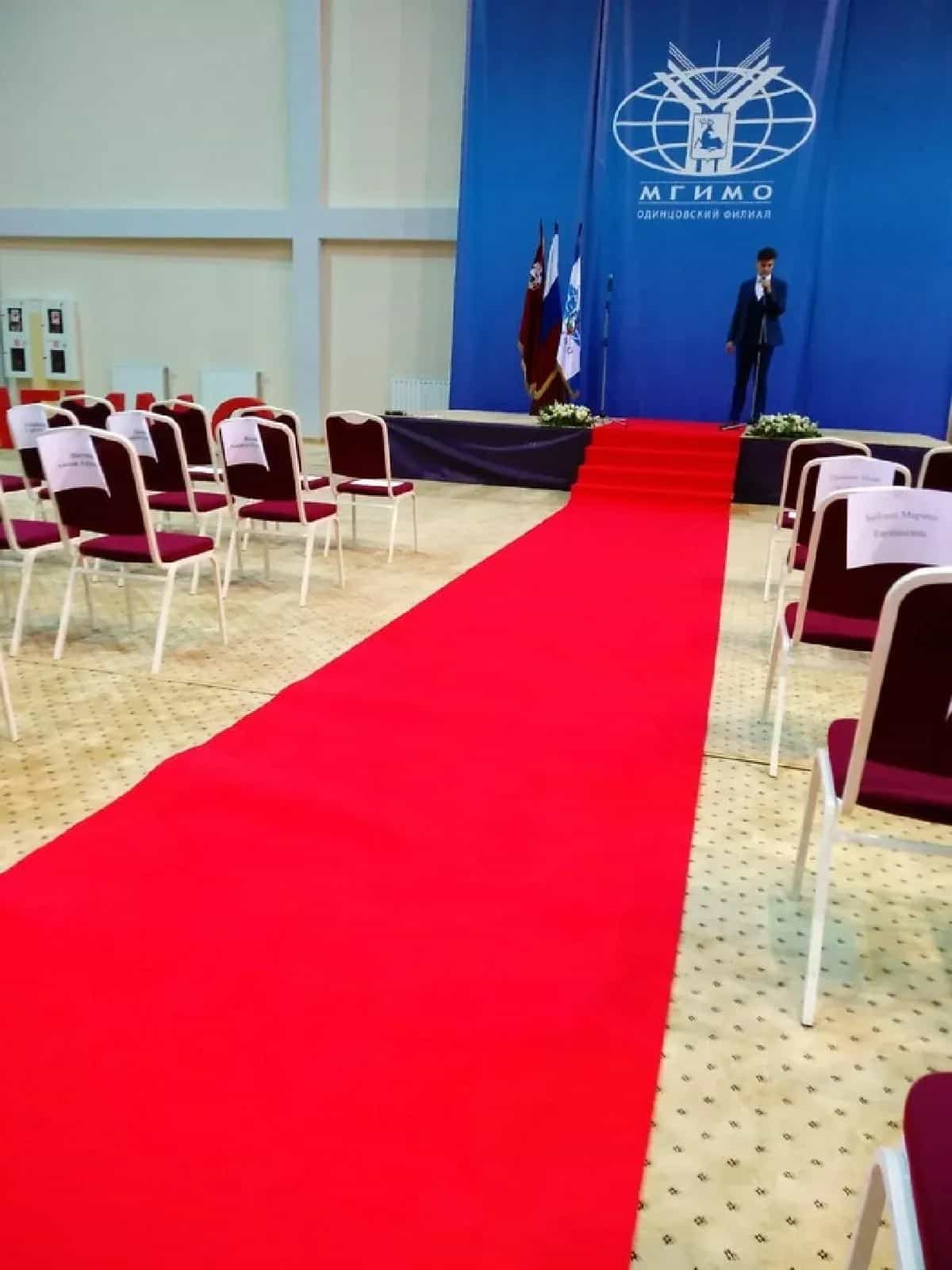 Дорожка Balsan Elite 077 Scarlet 99м